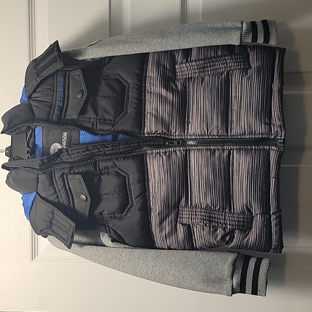 Boys jacket size 5/6. Brand Weatherproof